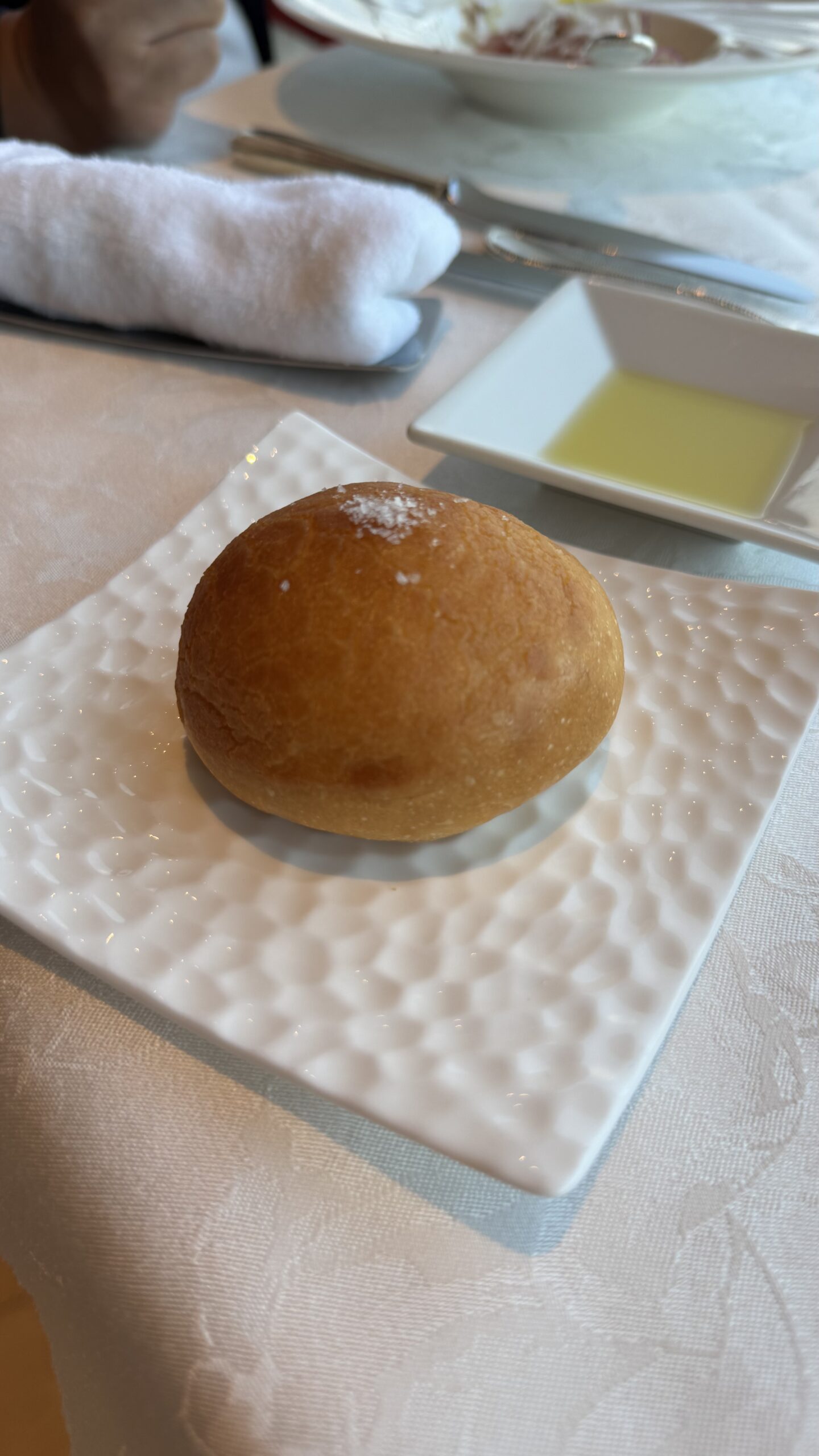 ウィンザーホテル洞爺の夕食デザート（アイスクリーム）